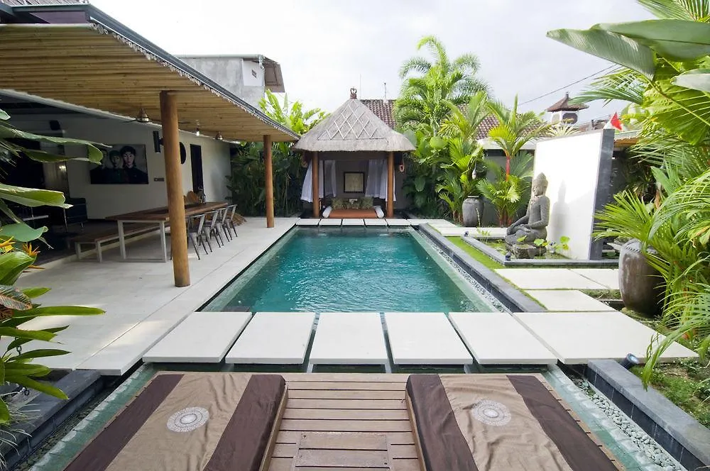 Villa Putih Seminyak