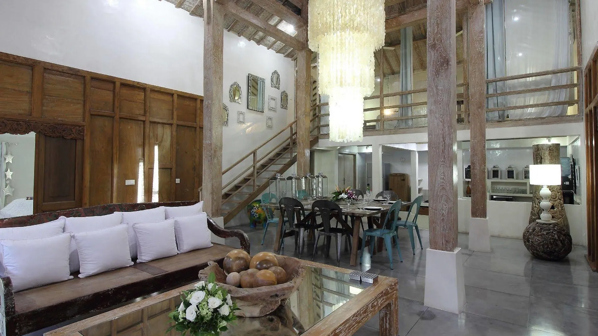 Villa Putih Seminyak