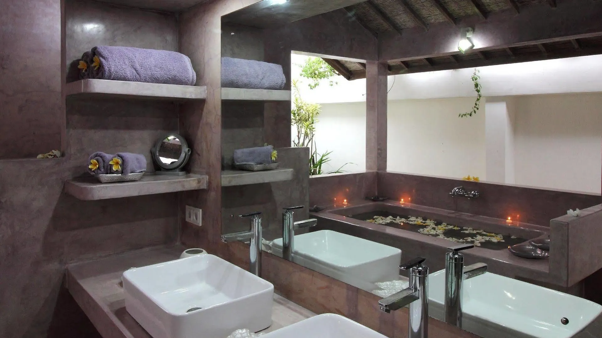 Villa Putih Seminyak