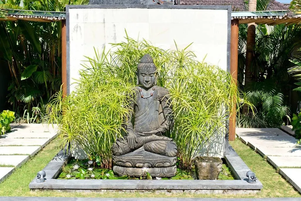 Villa Putih Seminyak