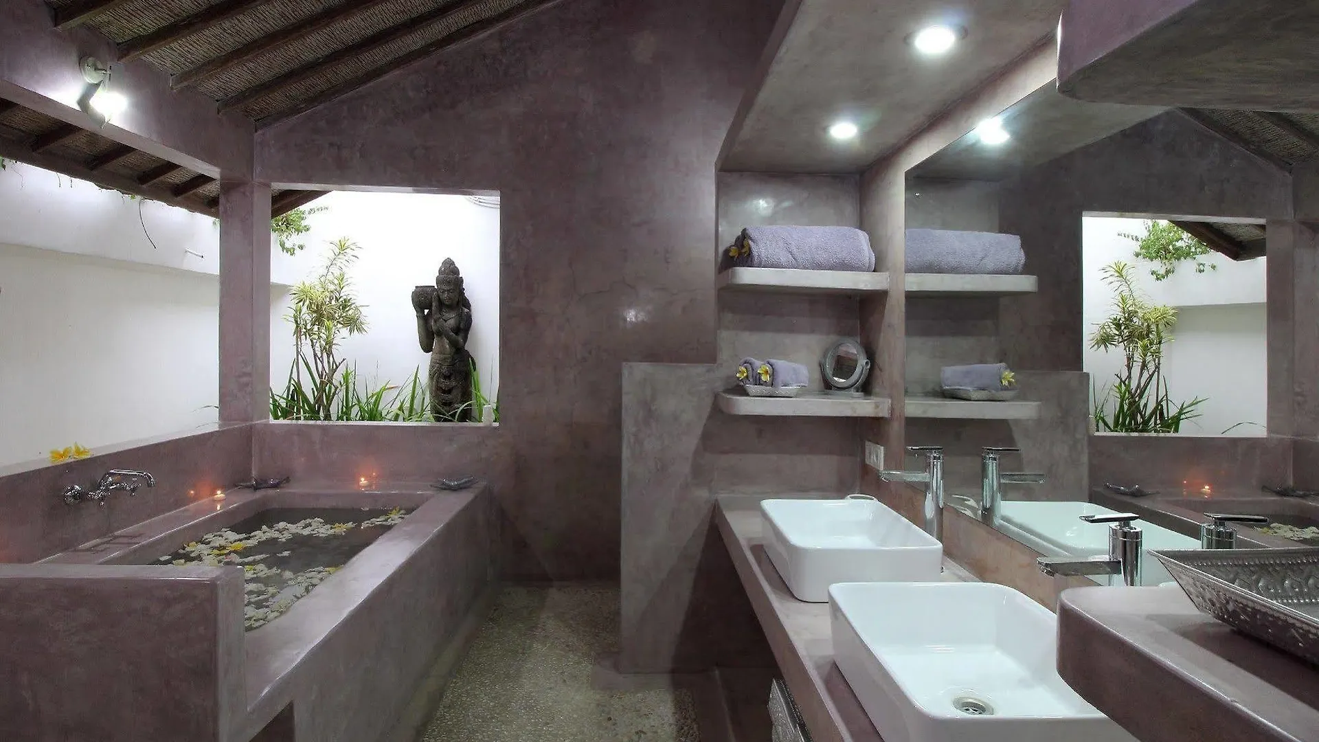 Villa Putih Seminyak